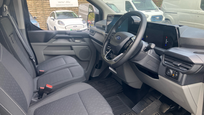 Ford Transit Custom E-320 L1 Rwd 100kW 65kWh H1 Van Limited Auto